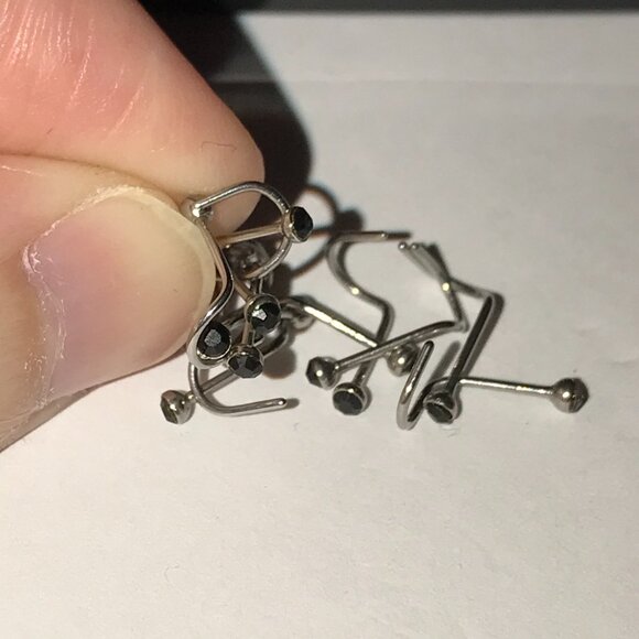 Black 22 Gauge Curved Nose Rings - Picture 3 of 3